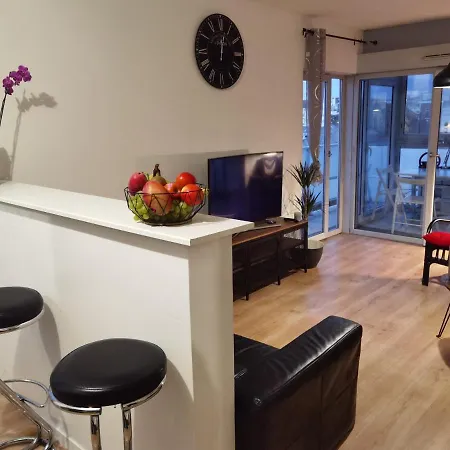 Superbe Avec Patio A Paris Appartamento Arcueil